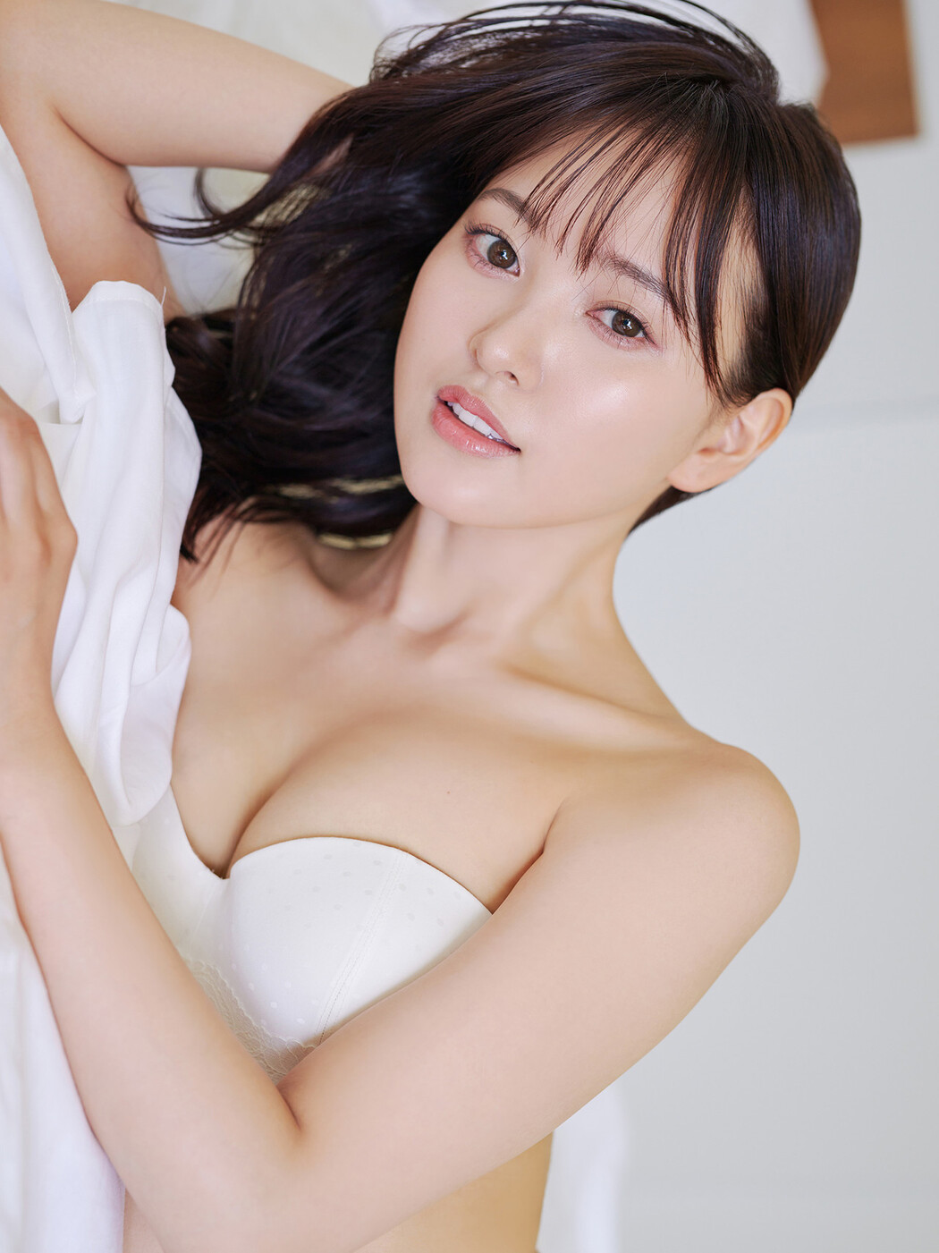 Haruka Kodama 兒玉遥, FLASHデジタル写真集 「純白を抱いて」 Set.01