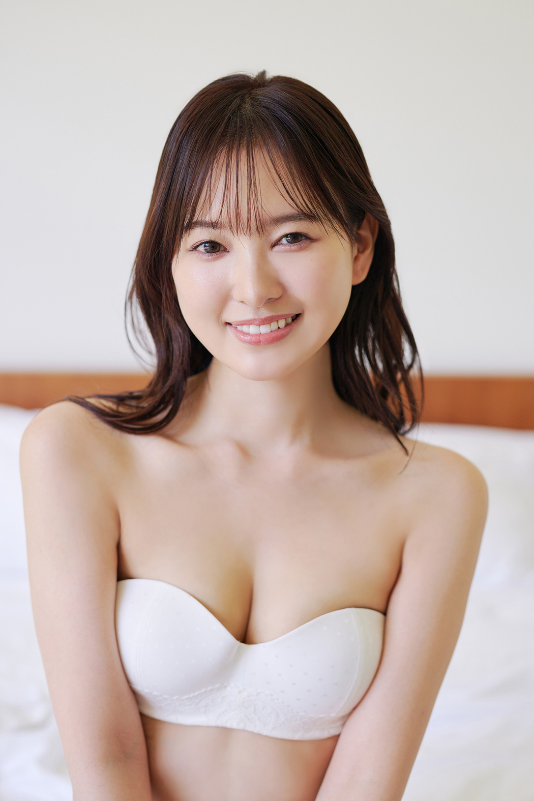 Haruka Kodama 兒玉遥, FLASHデジタル写真集 「純白を抱いて」 Set.01