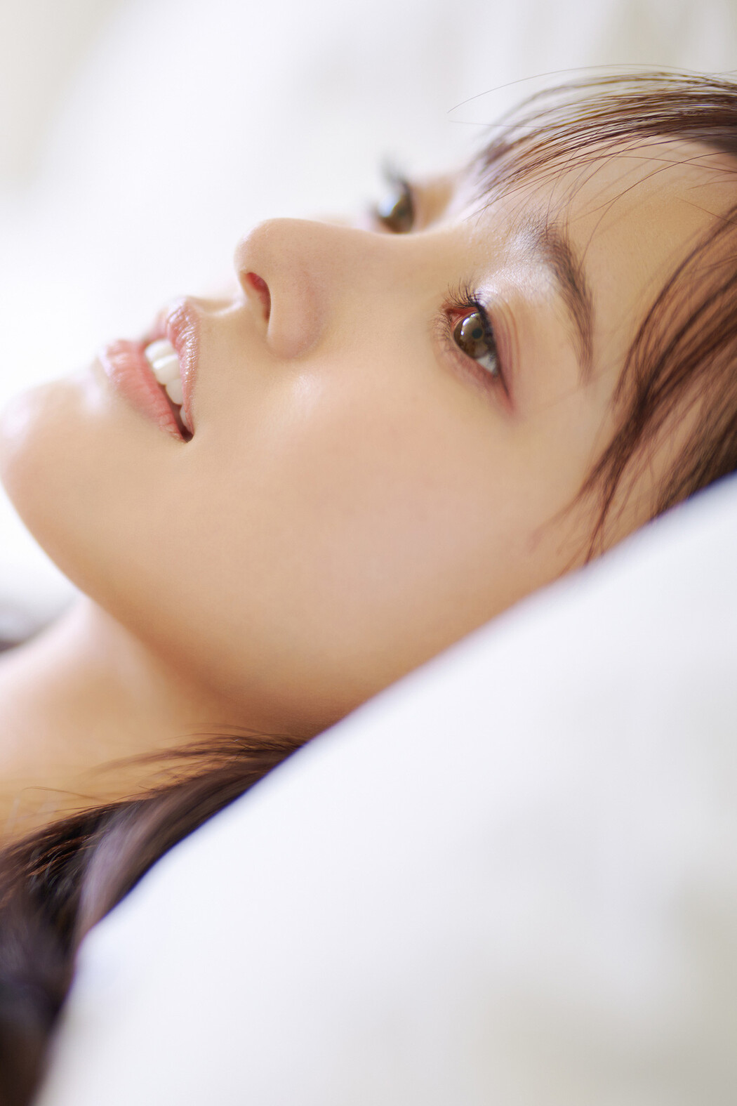 Haruka Kodama 兒玉遥, FLASHデジタル写真集 「純白を抱いて」 Set.01