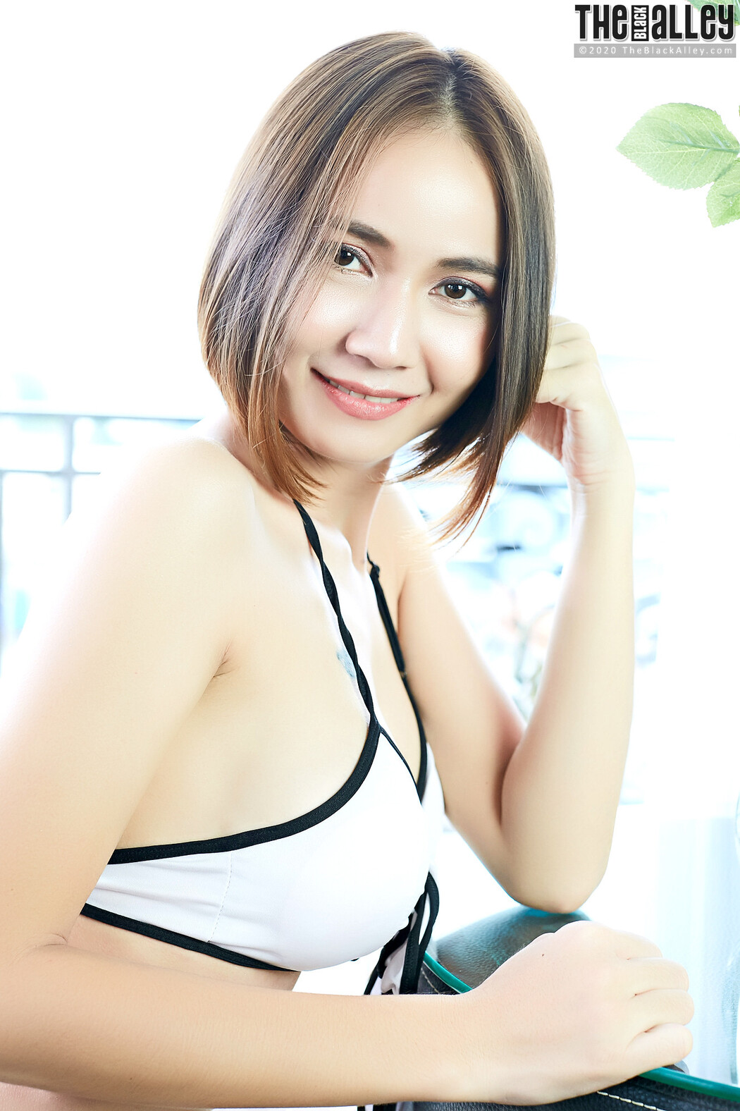 Ellie The Black Alley Photobook Set.31