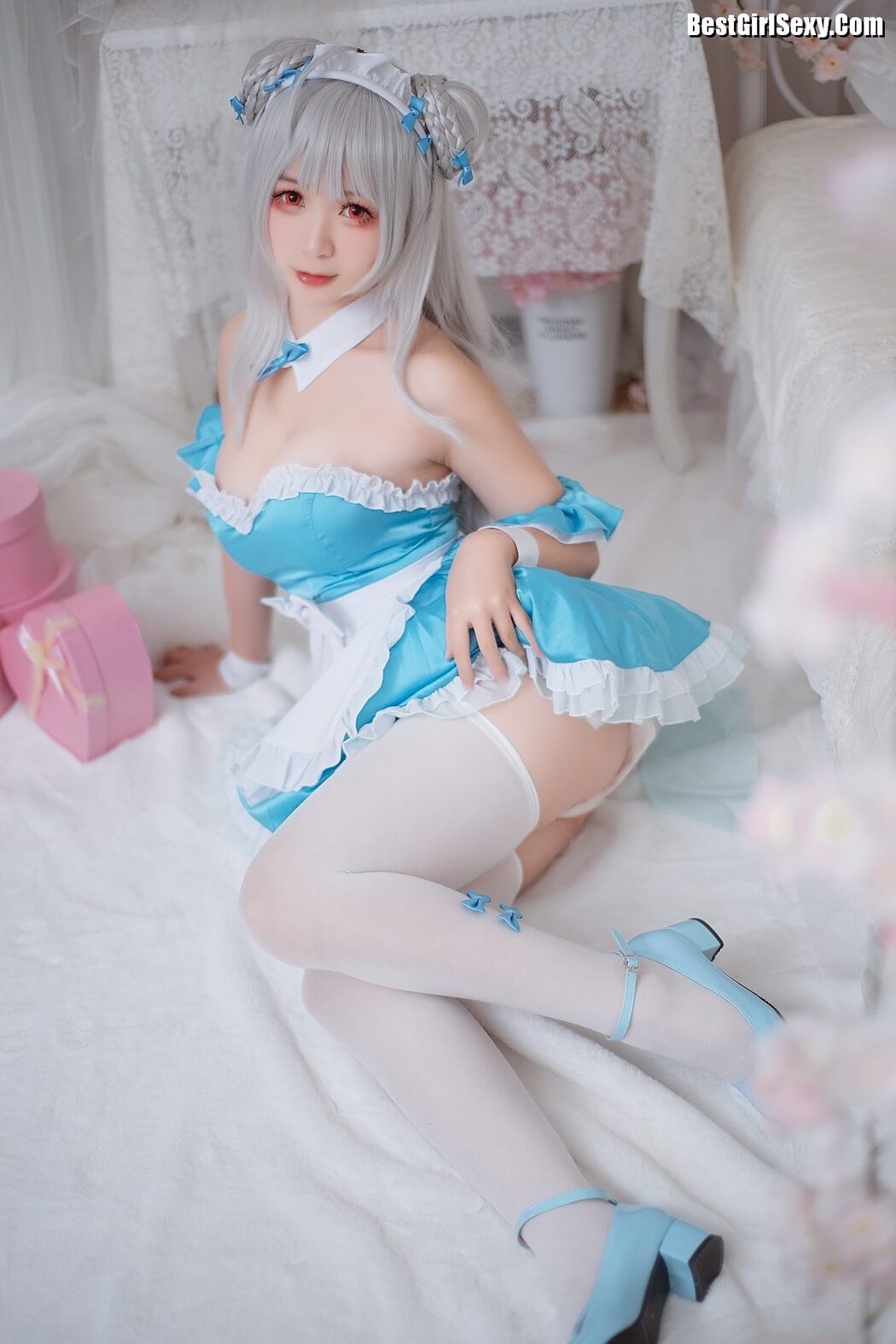 Coser@樱落酱w – 小天鹅女仆