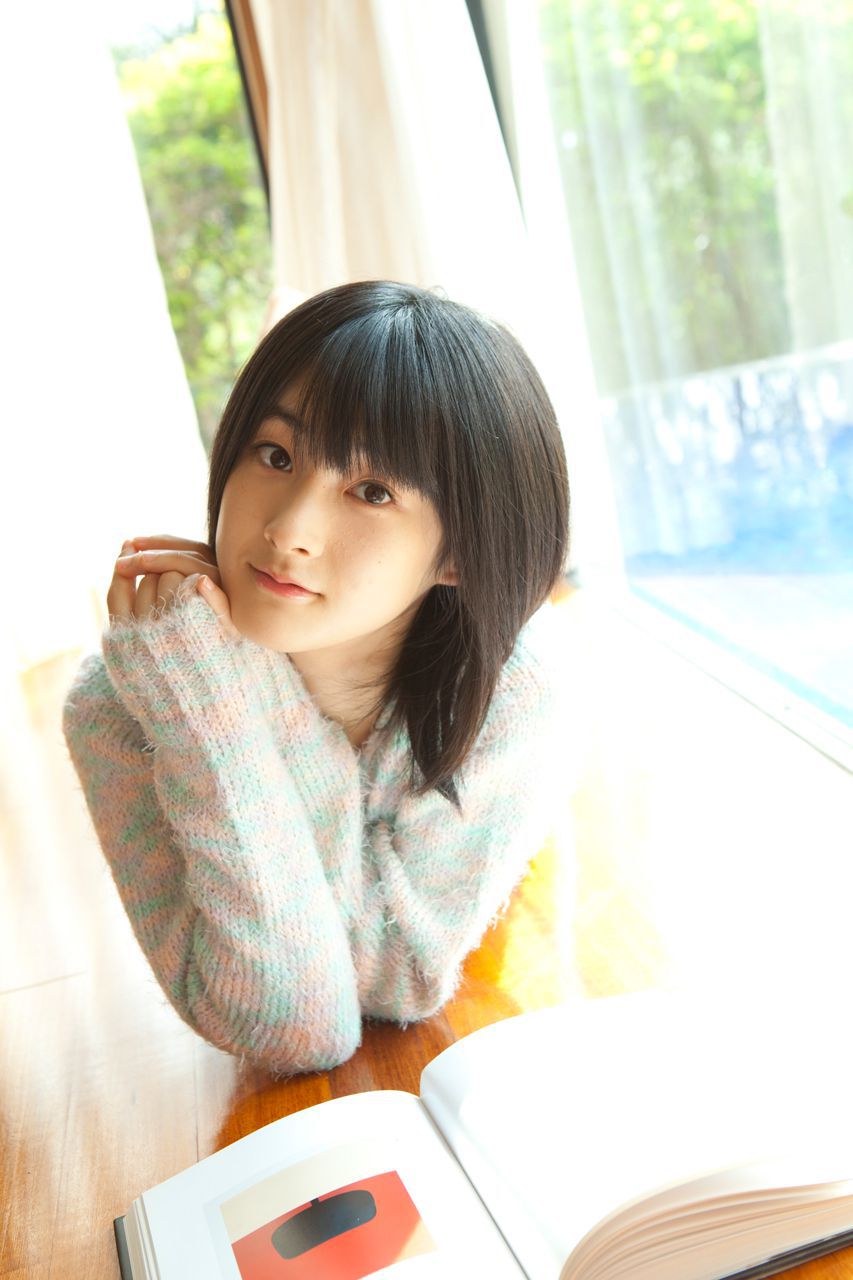 Momoko Tsugunaga Momoko Tsuguinaga [Hello! Project Digital Books] Vol.98