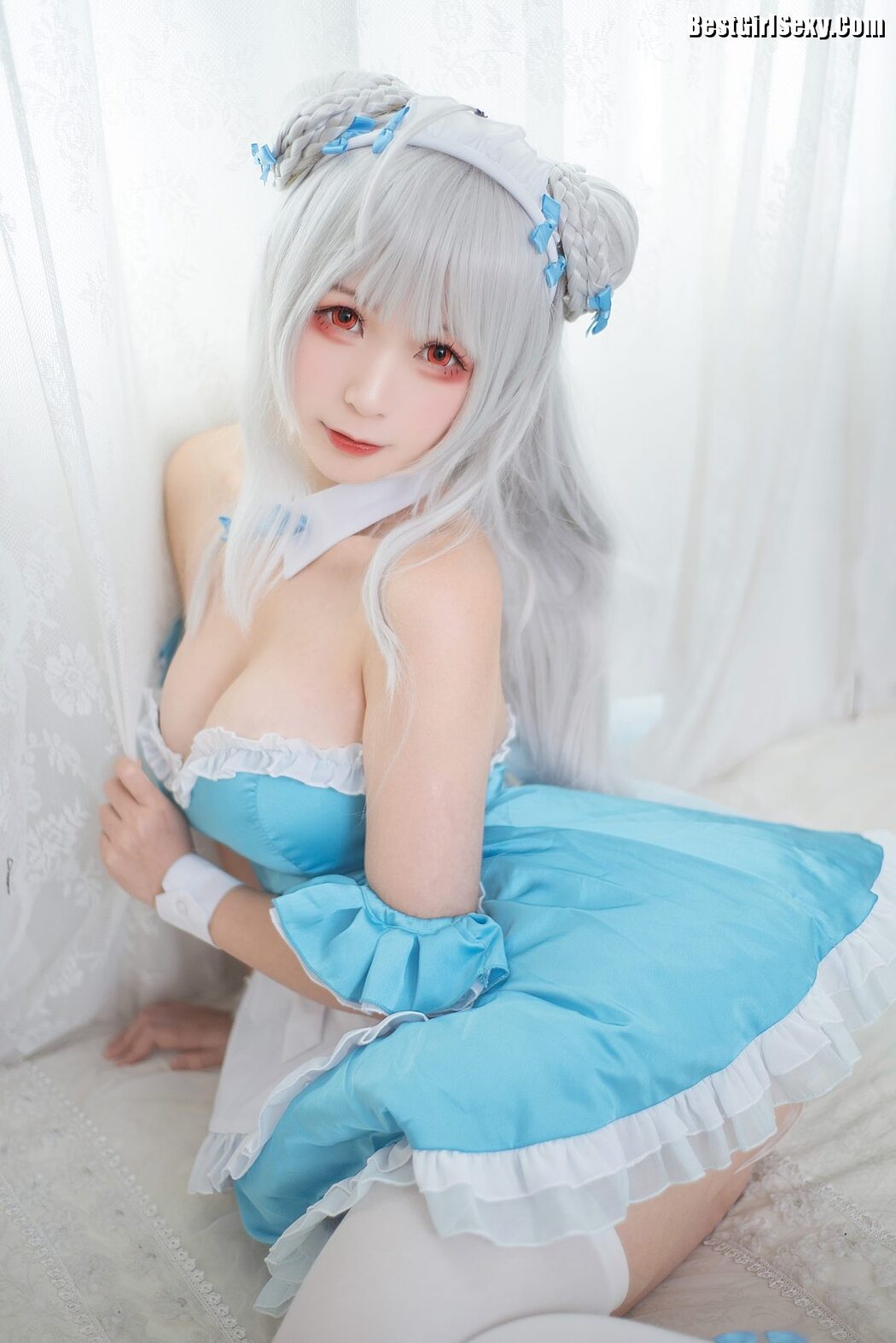 Coser@樱落酱w – 小天鹅女仆