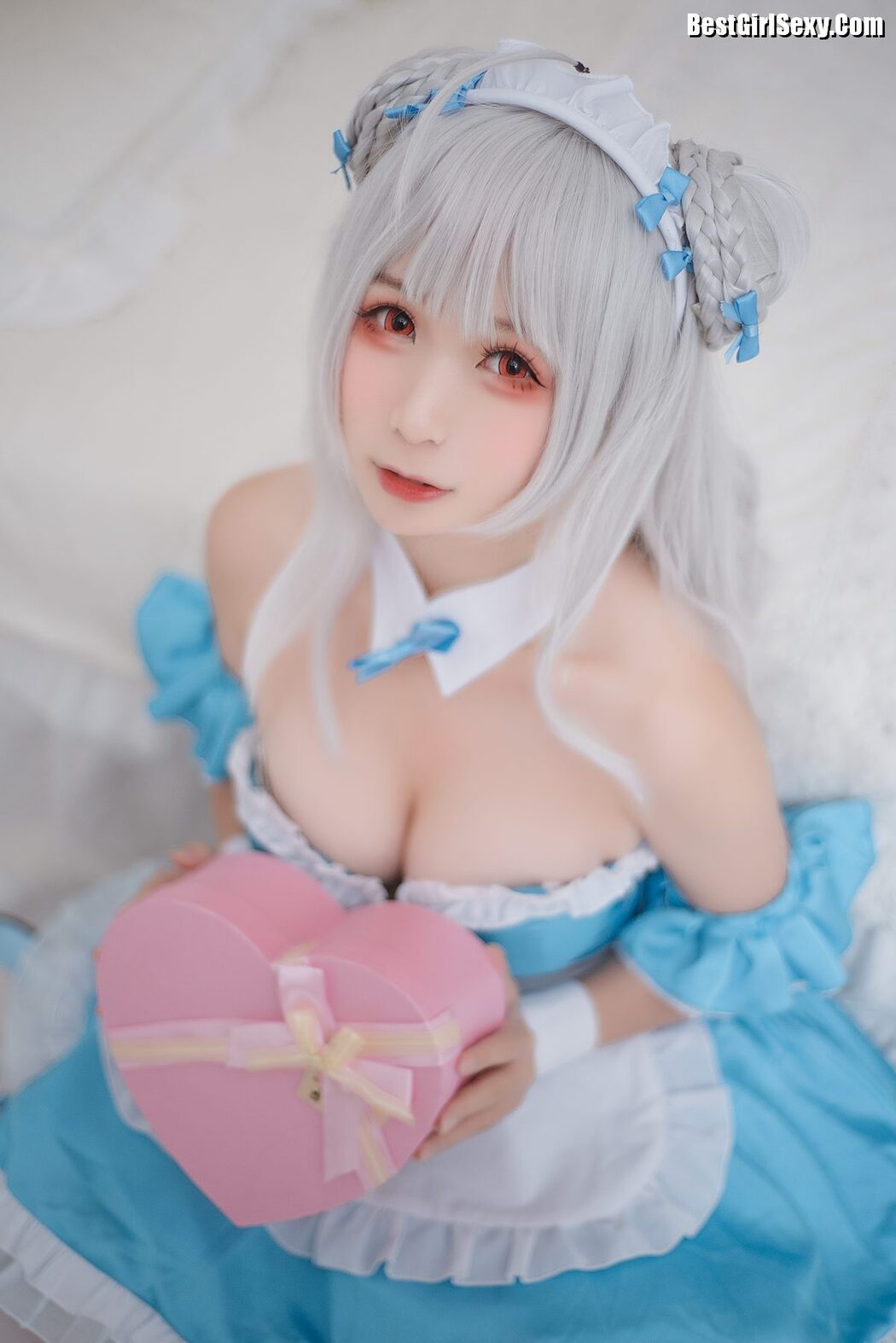 Coser@樱落酱w – 小天鹅女仆