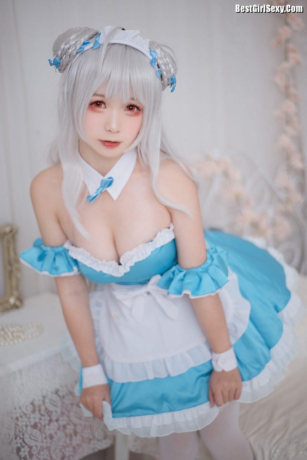 Coser@樱落酱w – 小天鹅女仆