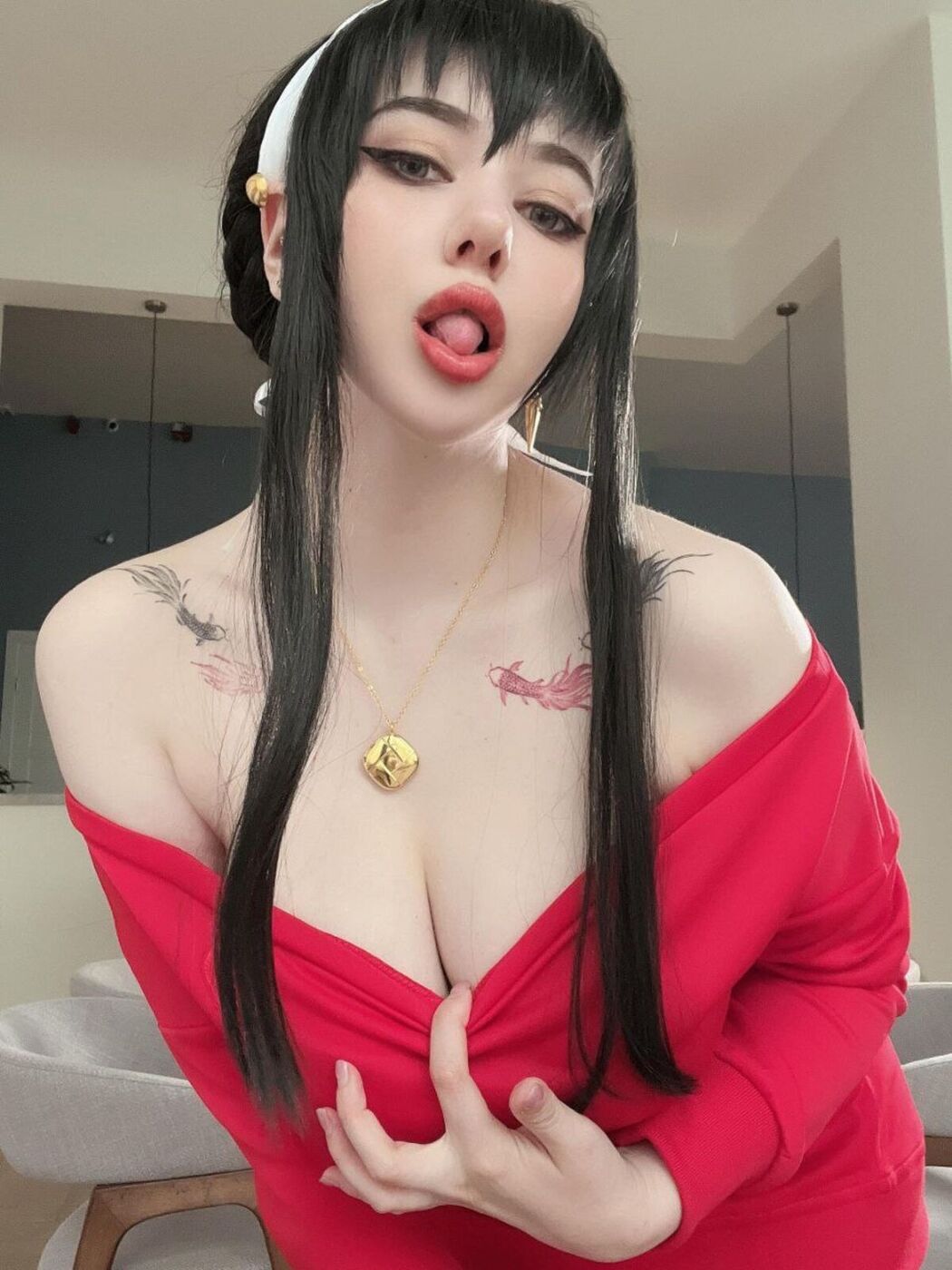 Coser@Alina Becker – Yor Forger Red Sweater
