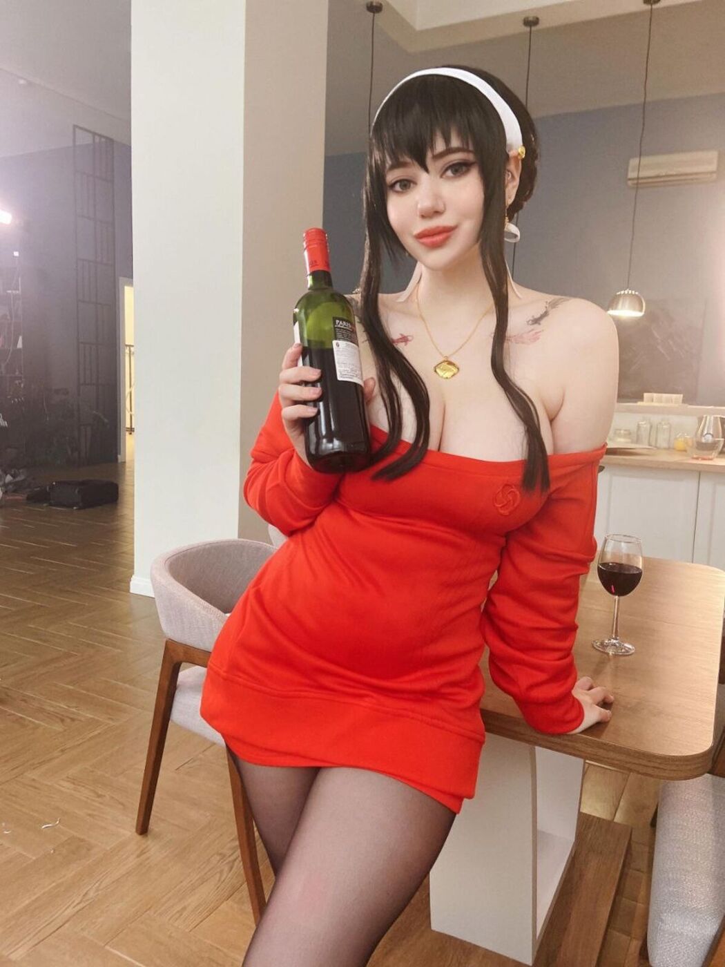 Coser@Alina Becker – Yor Forger Red Sweater