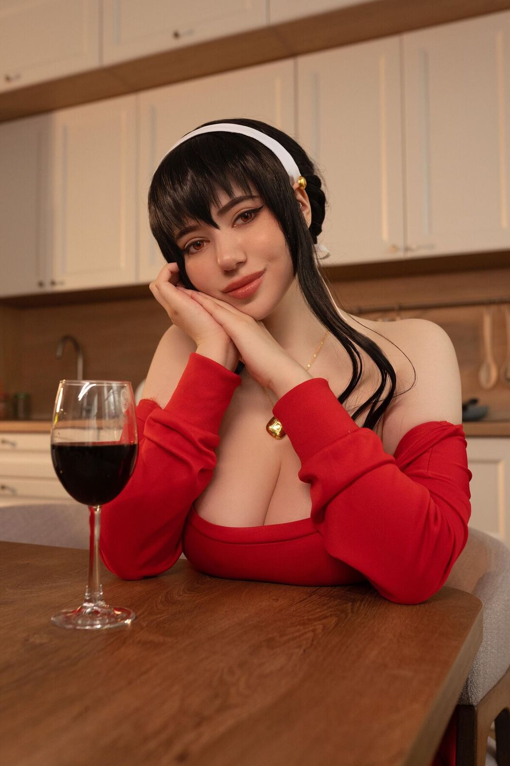 Coser@Alina Becker – Yor Forger Red Sweater