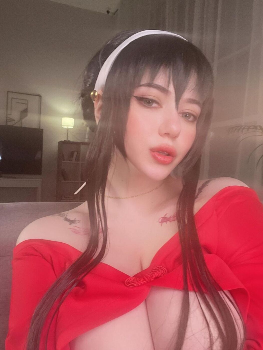 Coser@Alina Becker – Yor Forger Red Sweater