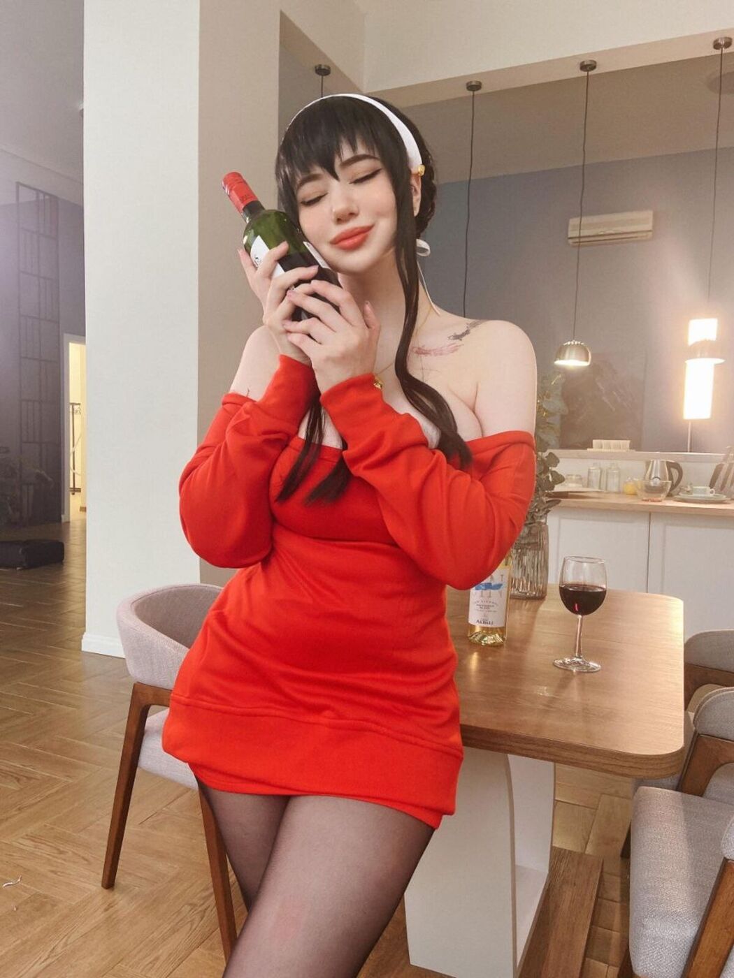 Coser@Alina Becker – Yor Forger Red Sweater