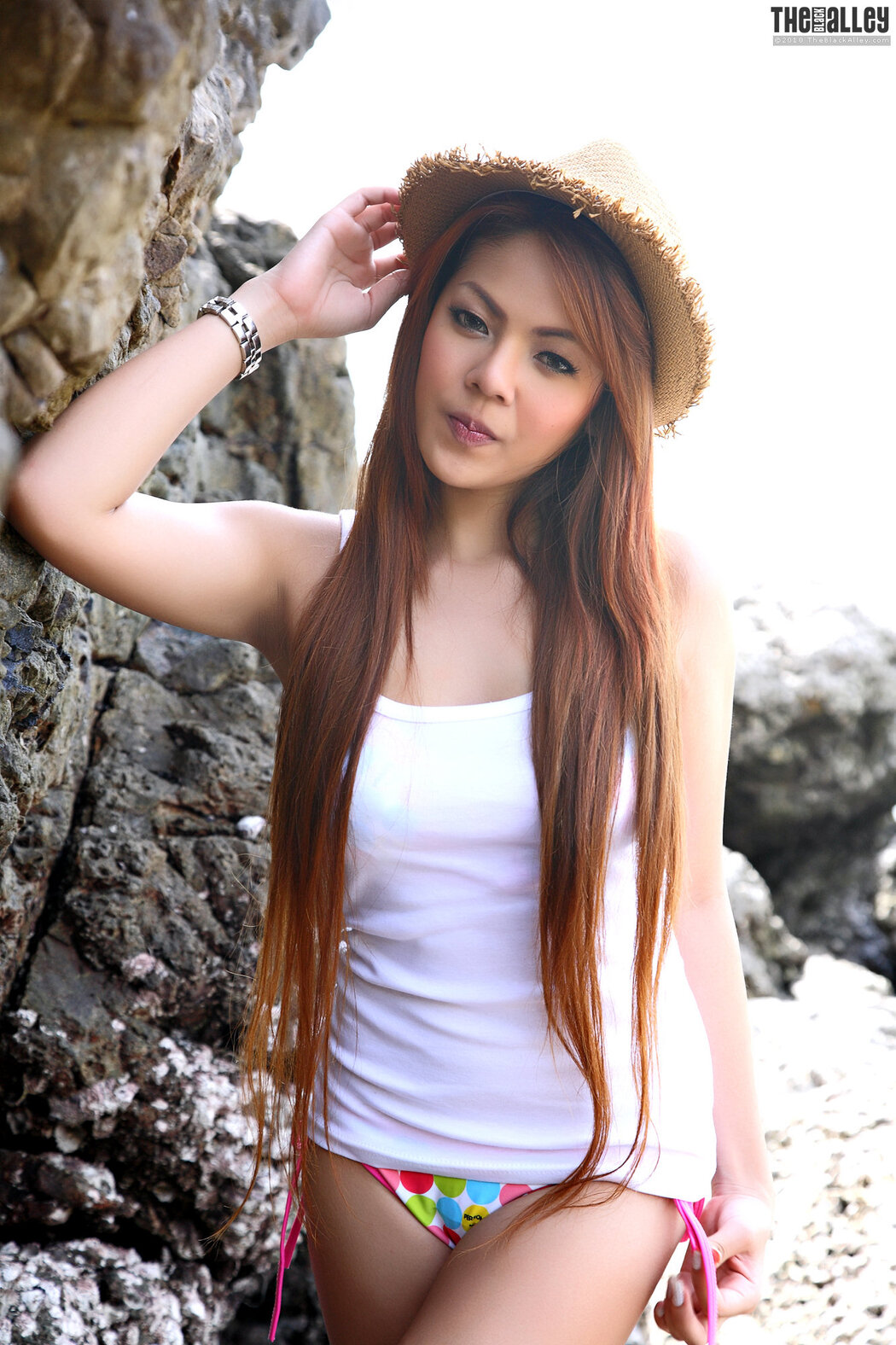 Lynn The Black Alley Photobook Set.02