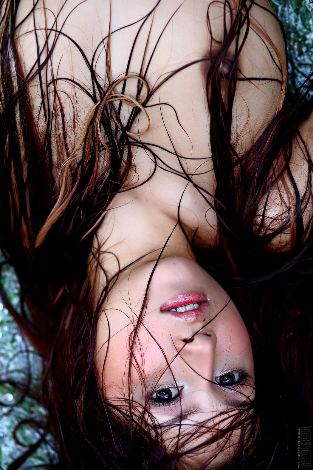 Lydia The Black Alley Photobook Set.03