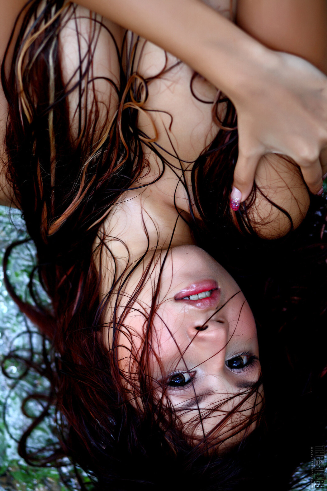 Lydia The Black Alley Photobook Set.03