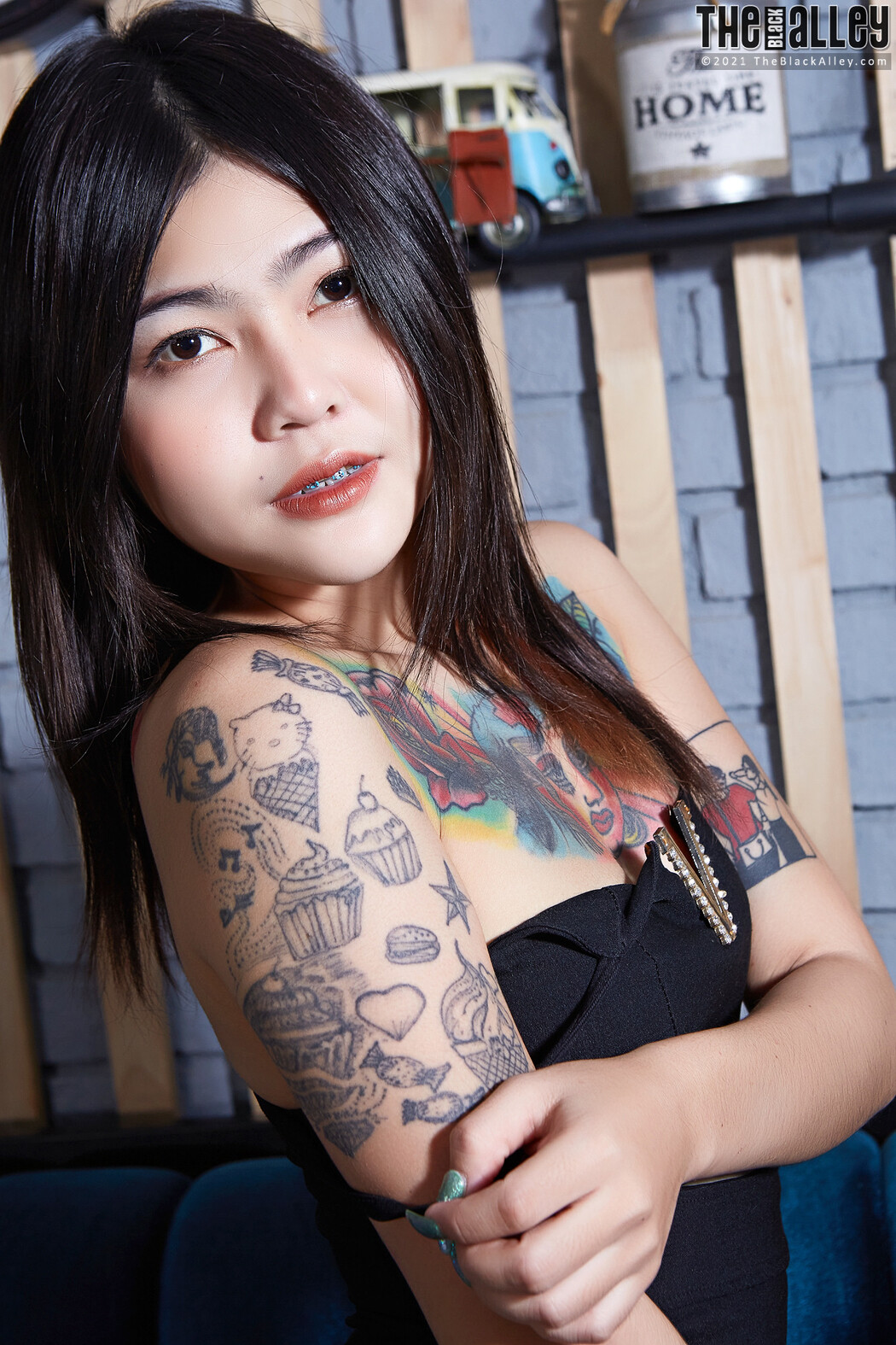 Cake The Black Alley Photobook Set.02