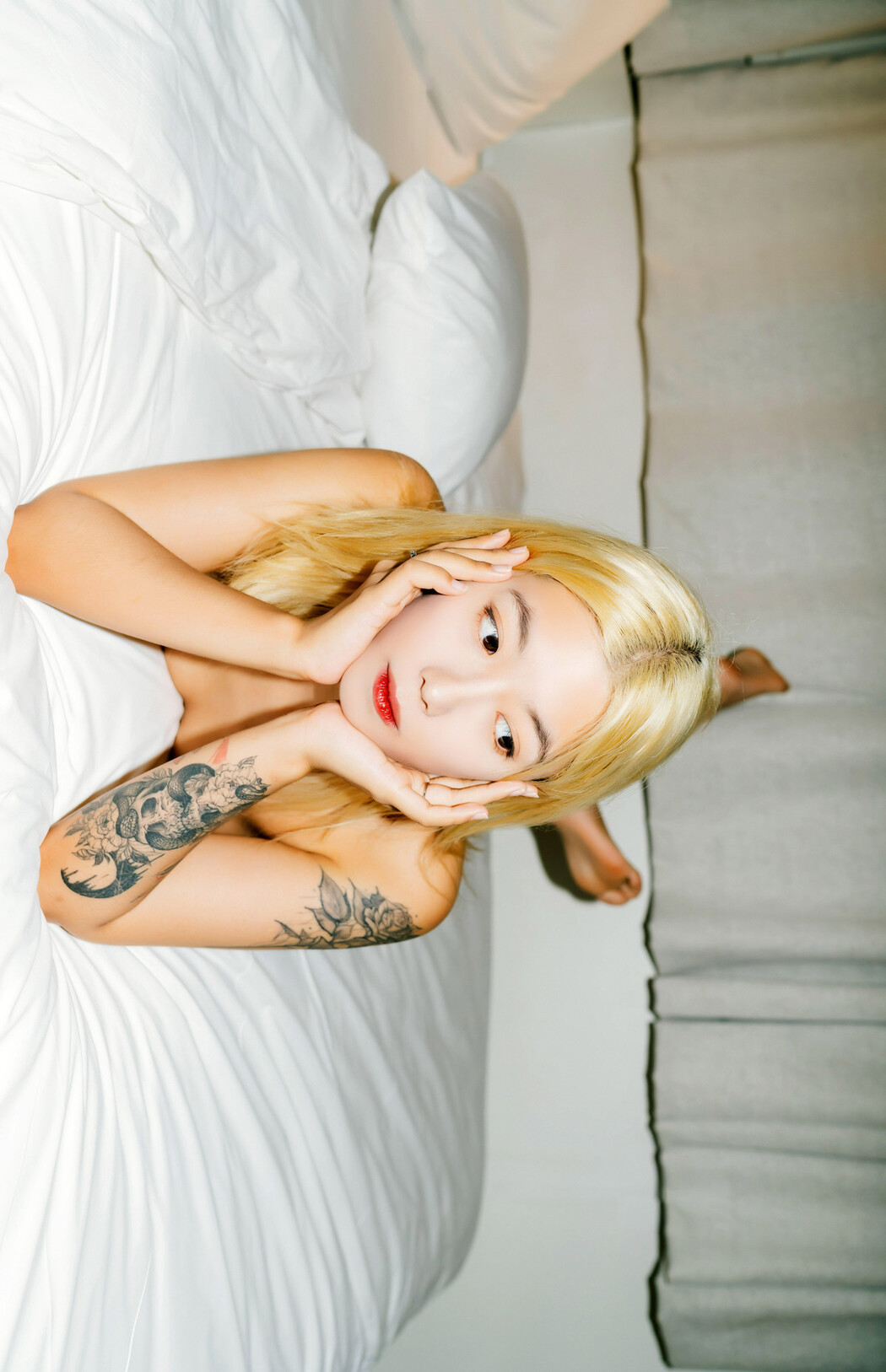 Seol-Ah 설아, Moon Night Snap &#8216;Hot Debut&#8217; Set.02