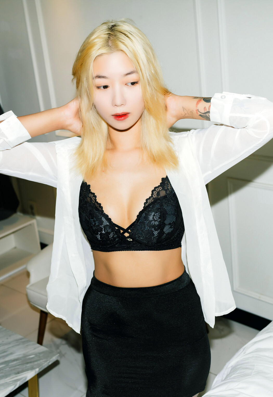 Seol-Ah 설아, Moon Night Snap &#8216;Hot Debut&#8217; Set.02