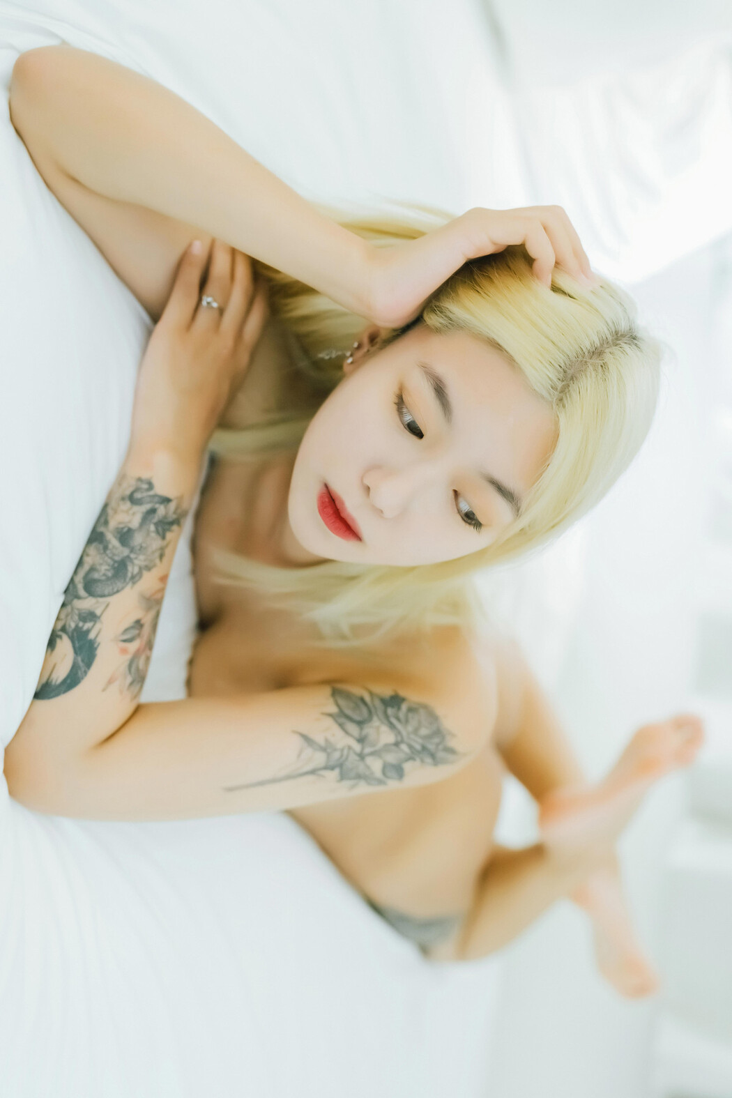 Seol-Ah 설아, Moon Night Snap &#8216;Hot Debut&#8217; Set.02