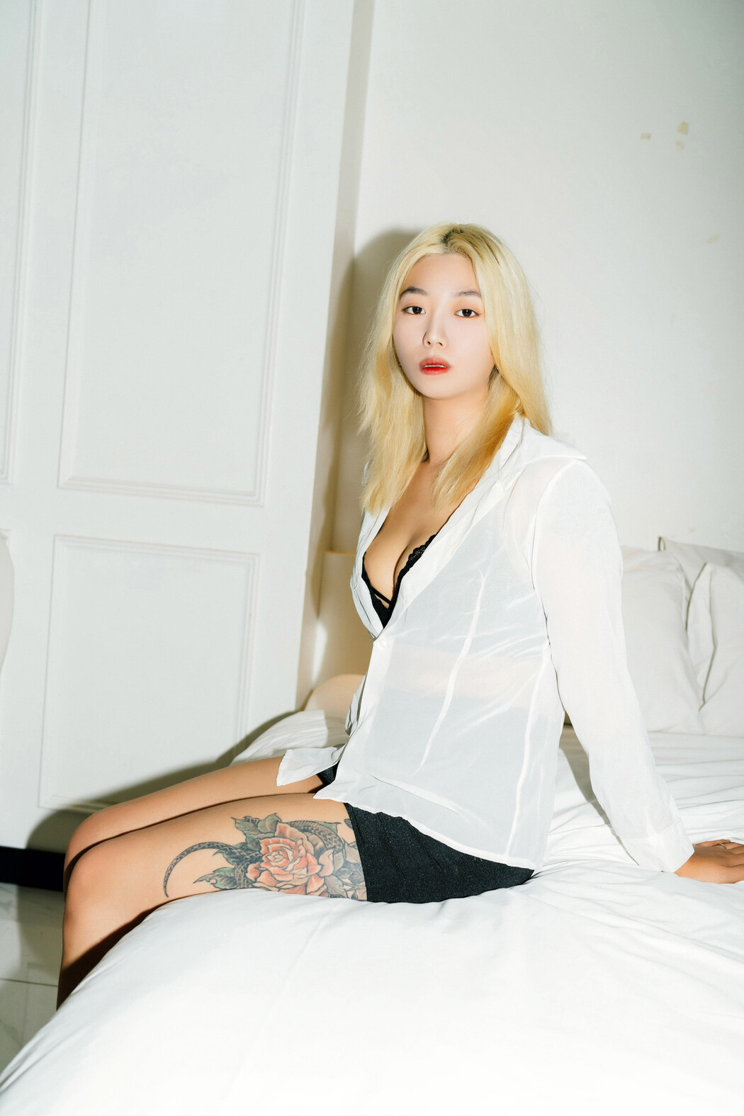 Seol-Ah 설아, Moon Night Snap &#8216;Hot Debut&#8217; Set.02