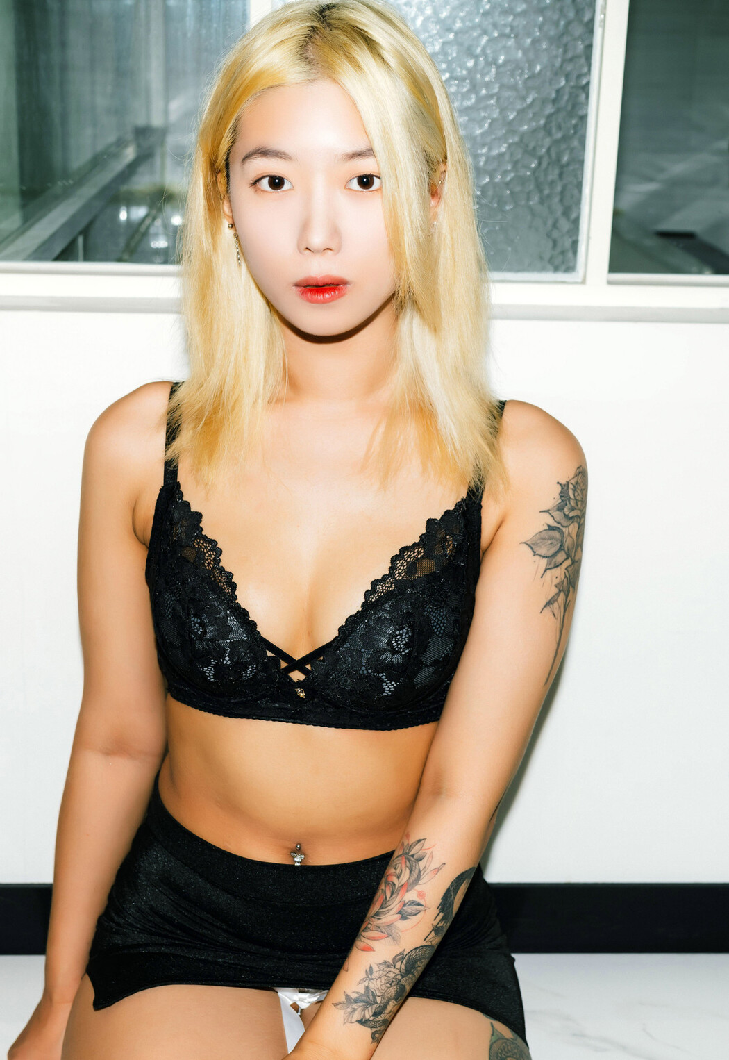 Seol-Ah 설아, Moon Night Snap &#8216;Hot Debut&#8217; Set.02