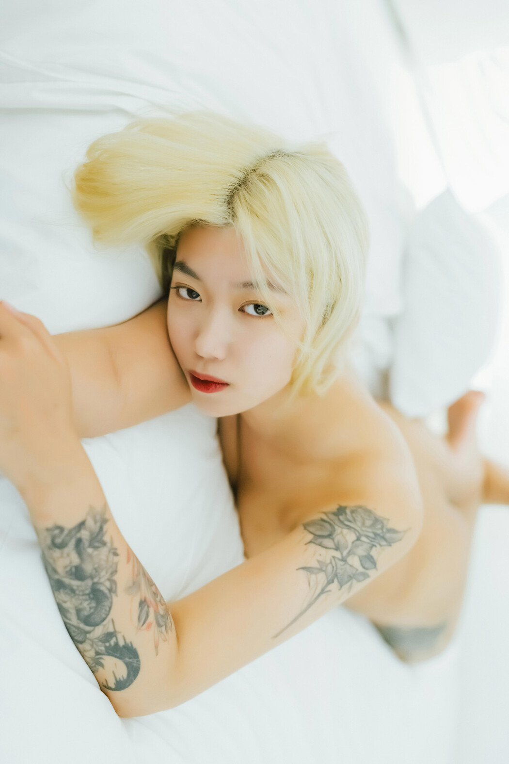 Seol-Ah 설아, Moon Night Snap &#8216;Hot Debut&#8217; Set.02