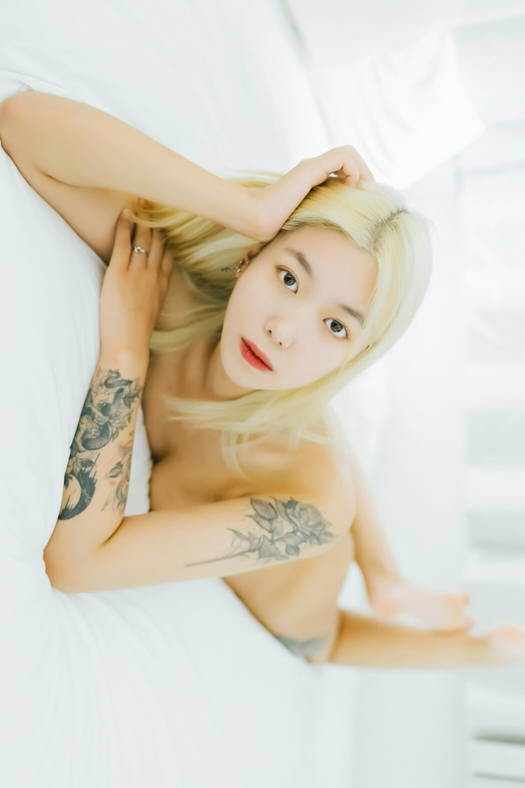 Seol-Ah 설아, Moon Night Snap &#8216;Hot Debut&#8217; Set.02