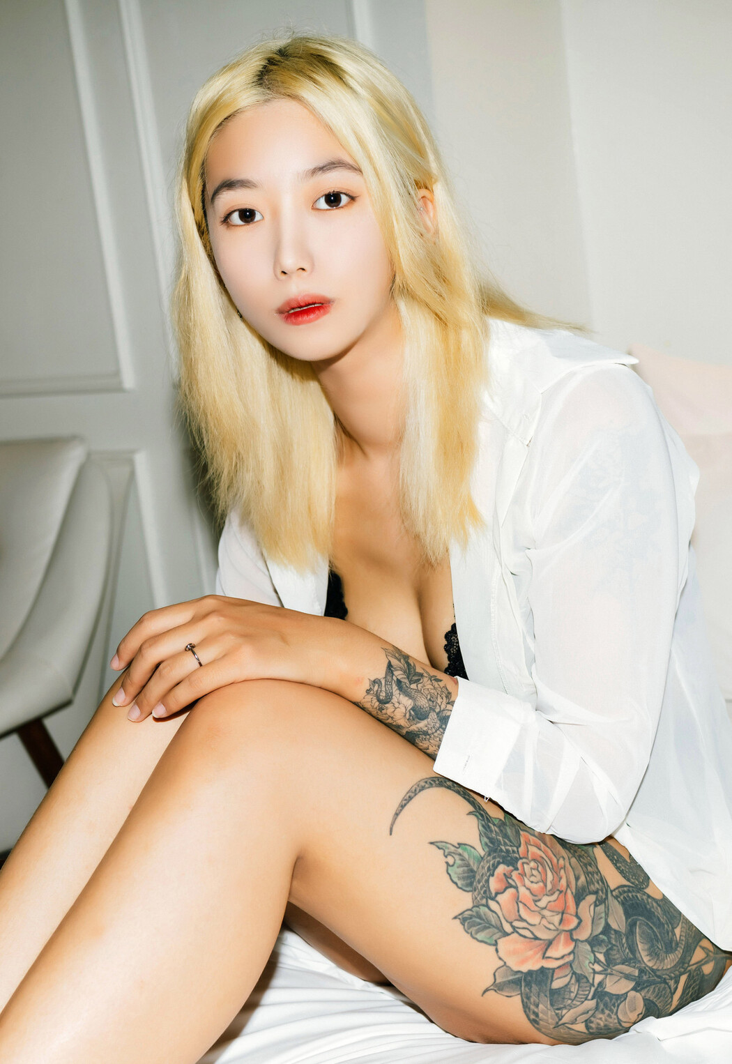 Seol-Ah 설아, Moon Night Snap &#8216;Hot Debut&#8217; Set.02