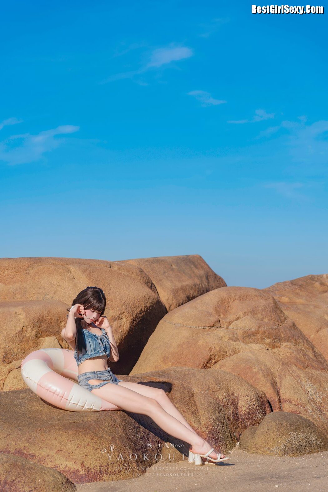 Coser@黏黏团子兔 – 海の夏日 Shotgun