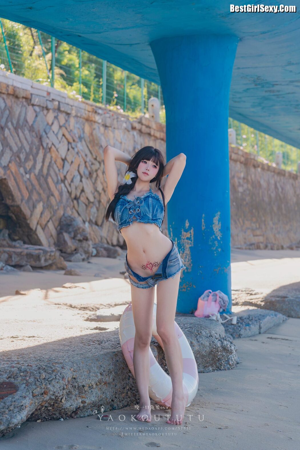 Coser@黏黏团子兔 – 海の夏日 Shotgun