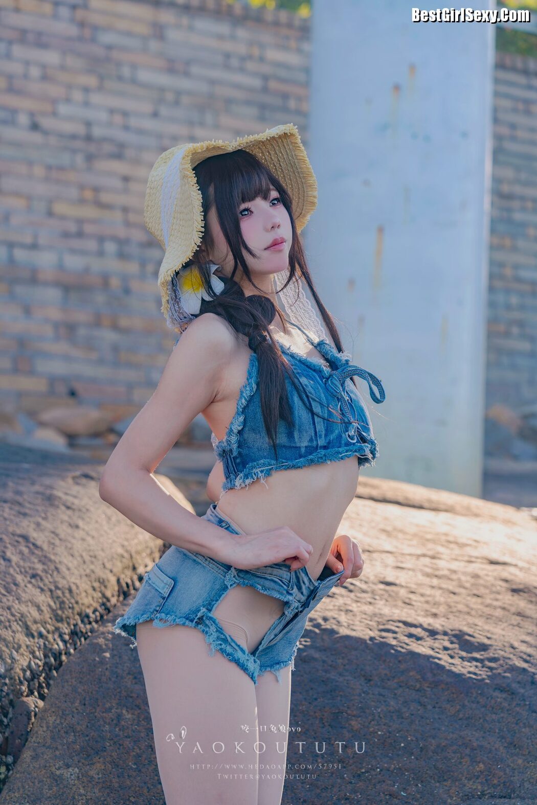 Coser@黏黏团子兔 – 海の夏日 Shotgun