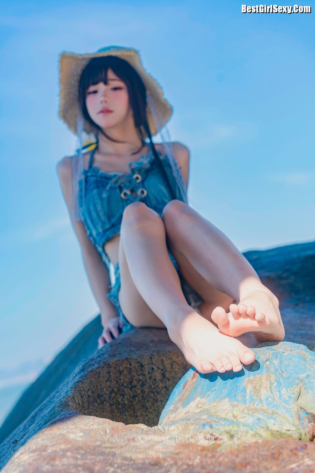 Coser@黏黏团子兔 – 海の夏日 Shotgun