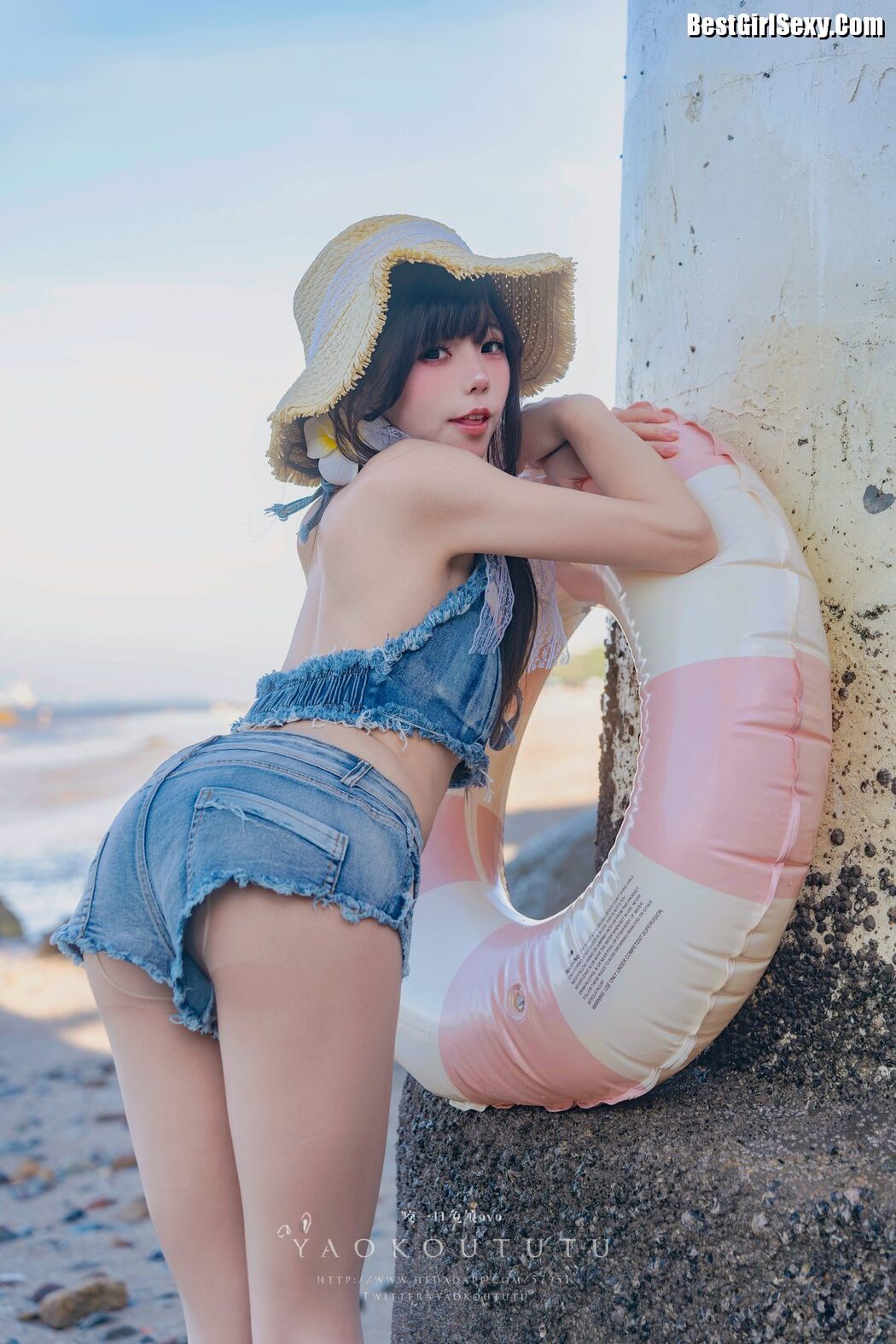 Coser@黏黏团子兔 – 海の夏日 Shotgun