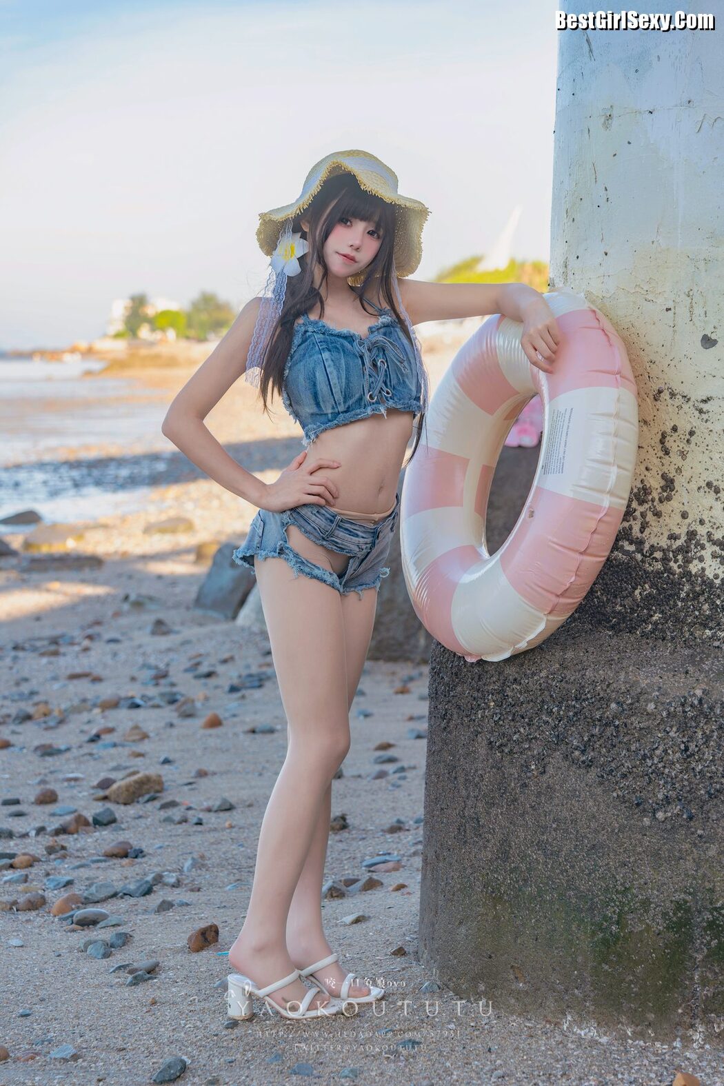 Coser@黏黏团子兔 – 海の夏日 Shotgun