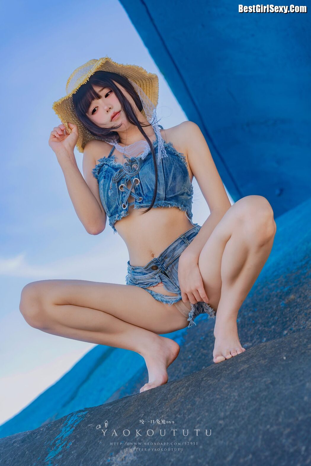 Coser@黏黏团子兔 – 海の夏日 Shotgun