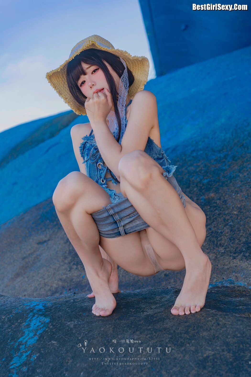 Coser@黏黏团子兔 – 海の夏日 Shotgun