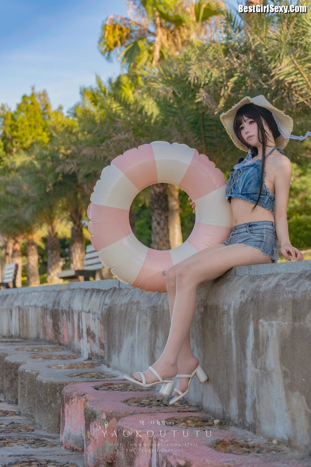 Coser@黏黏团子兔 – 海の夏日 Shotgun