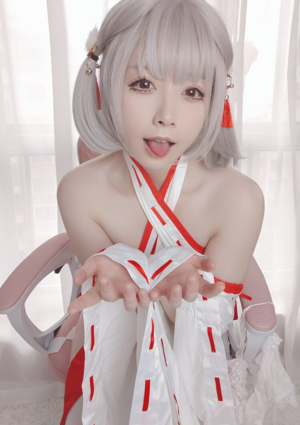 Coser@Asagiriai 愛ちゃん – 巫女服自拍