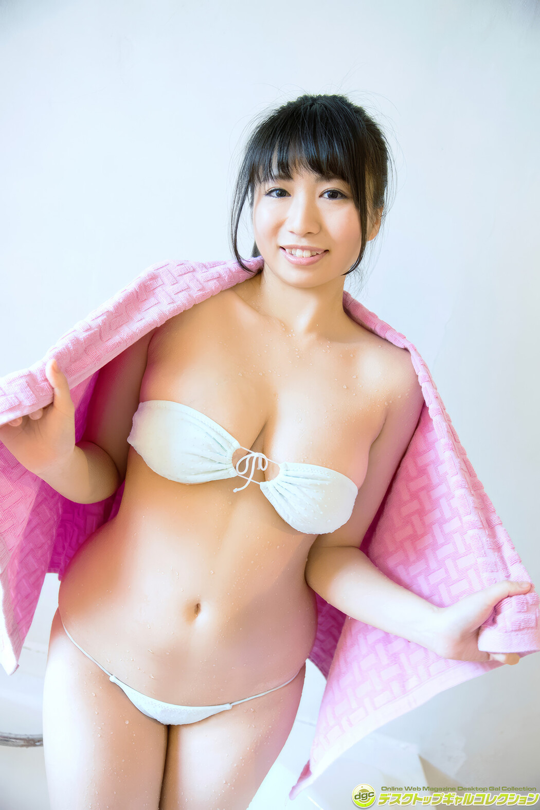 Tomomi Nishibori 西堀智美, DGC 『八重歯が可愛い柔らかGカップボディ!!』 Set.01