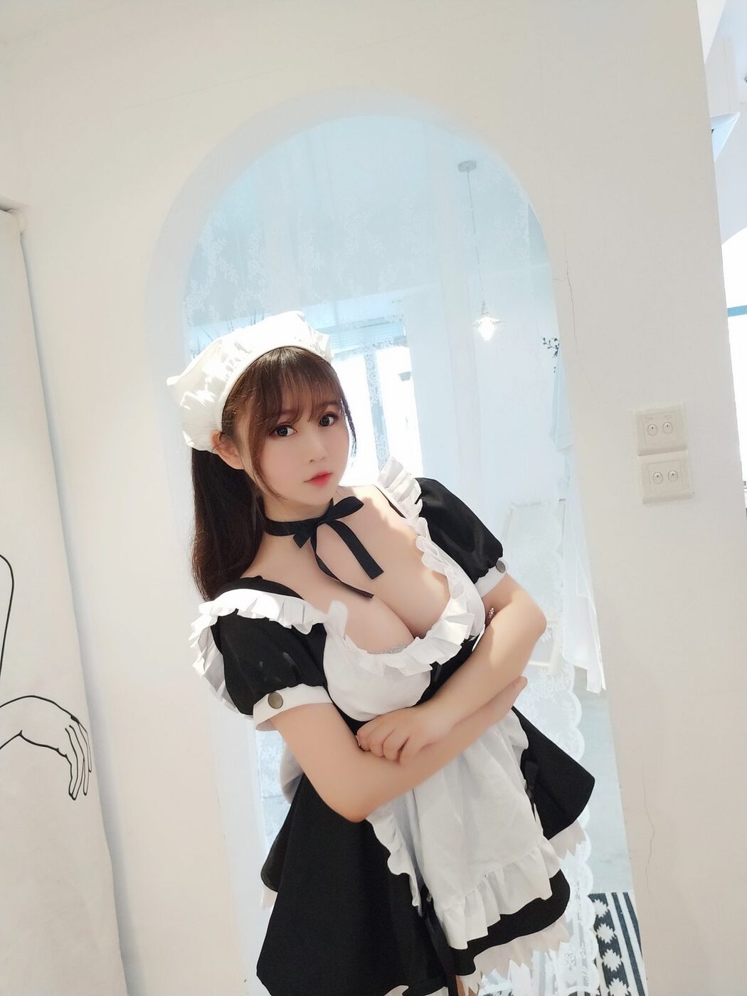 Coser@蜜桃少女是依酱呀 – 女仆2.0