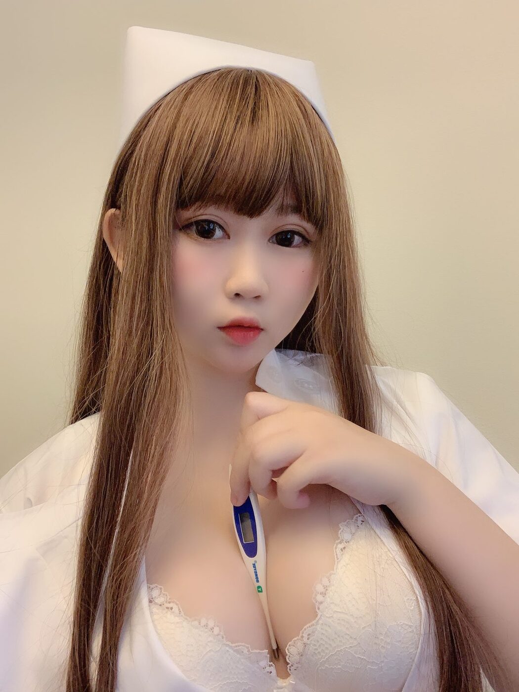 Coser@蜜桃少女是依酱呀 – 性感护士