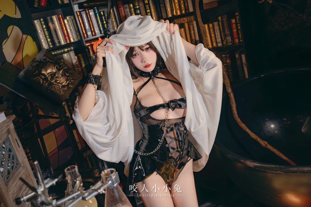 Coser@黏黏团子兔 – 『兔兔班车』万圣小恶魔