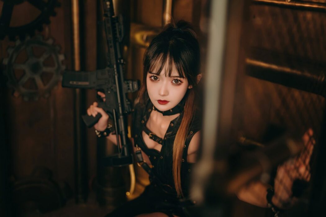 Coser@兔子Zzz不吃胡萝卜 – 潜入搜查