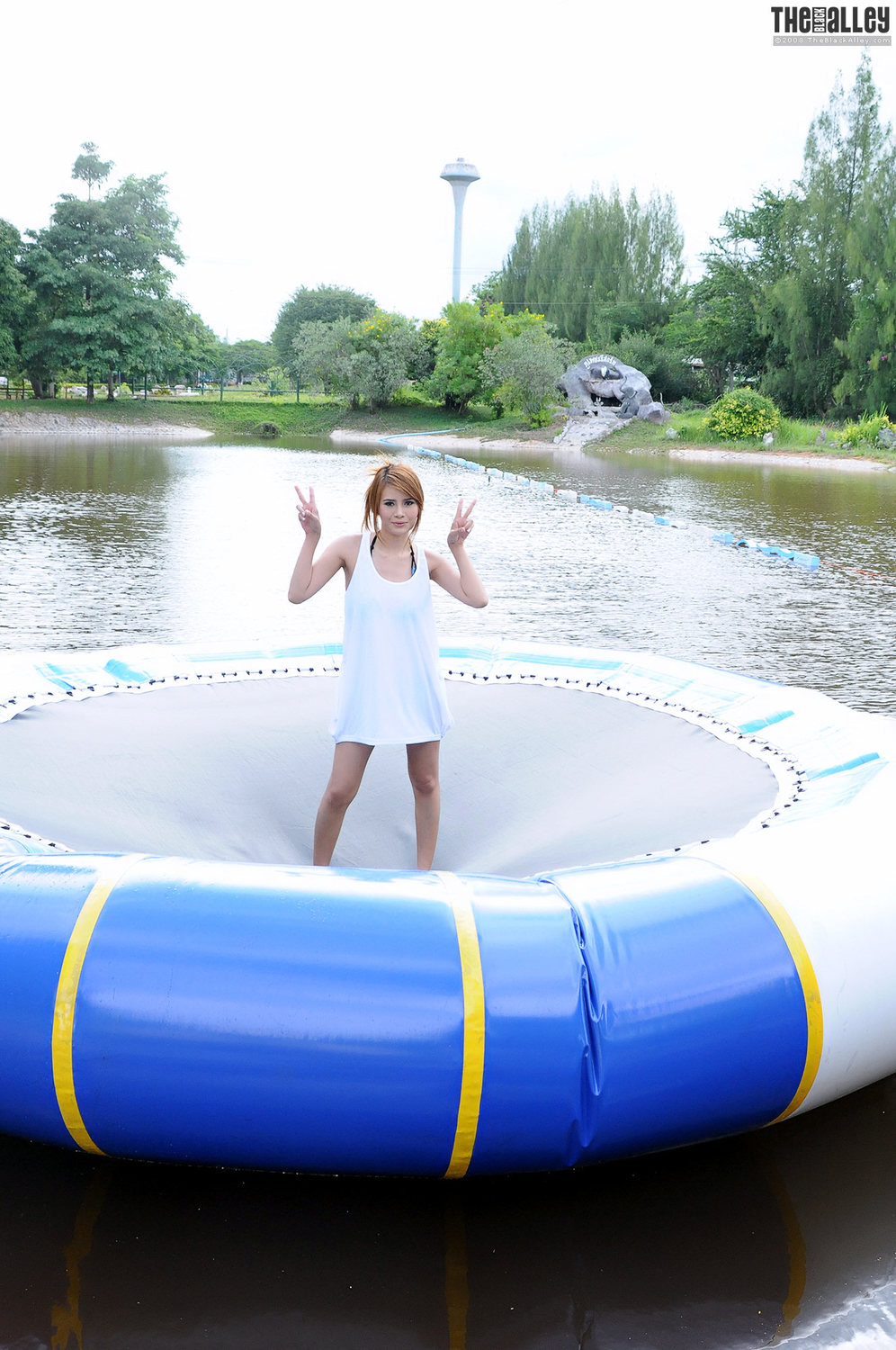 [The Black Alley] Kathy Cheow Set.13