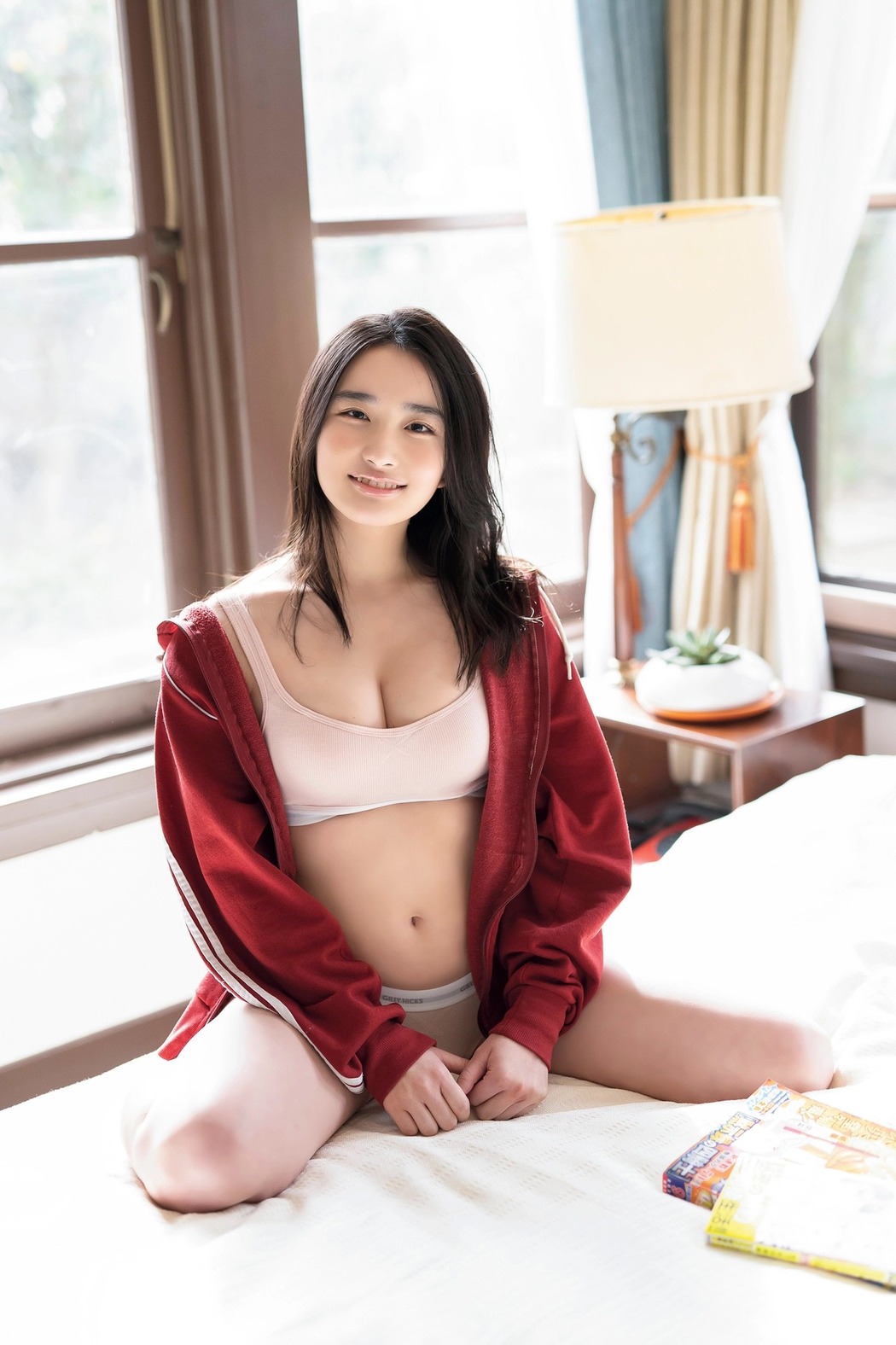 朝日ななみ, 安倍乙, 神谷えりさ, 染野有来, 宮崎優, Shonen Magazine 2021 No.15 (週刊少年マガジン 2021年15号)