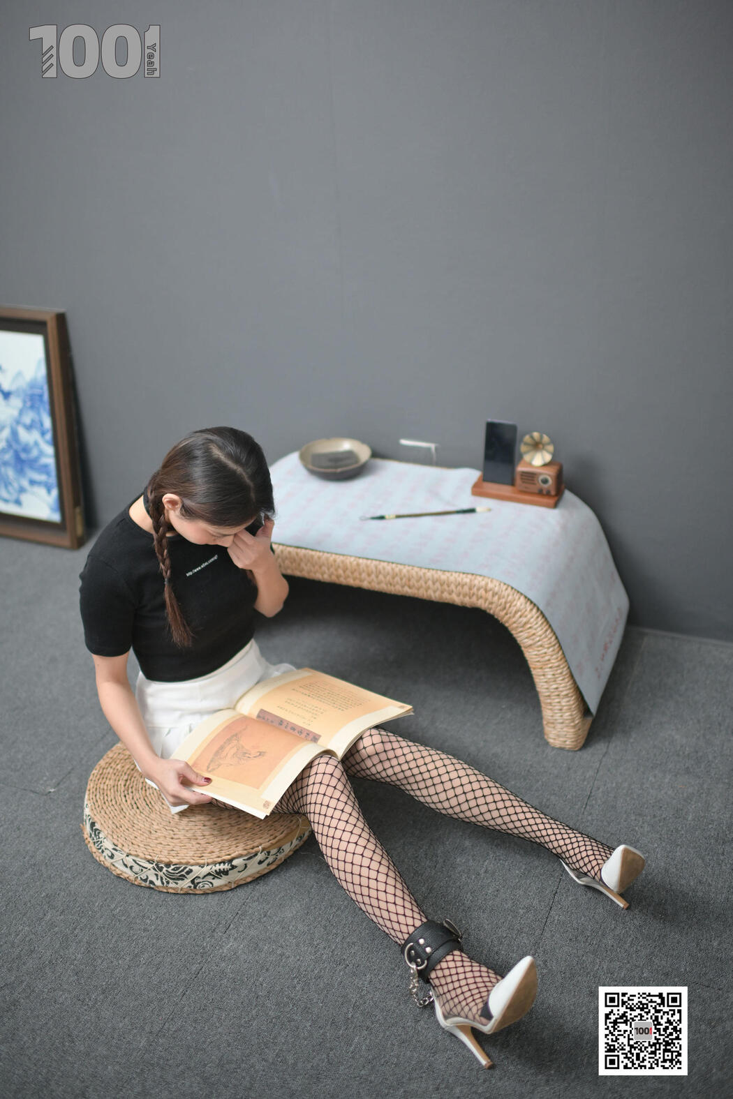 [IESS One Thousand and One Nights] Model: Really "Imprisoned at Home Practicing Calligraphy 1" Beautiful legs