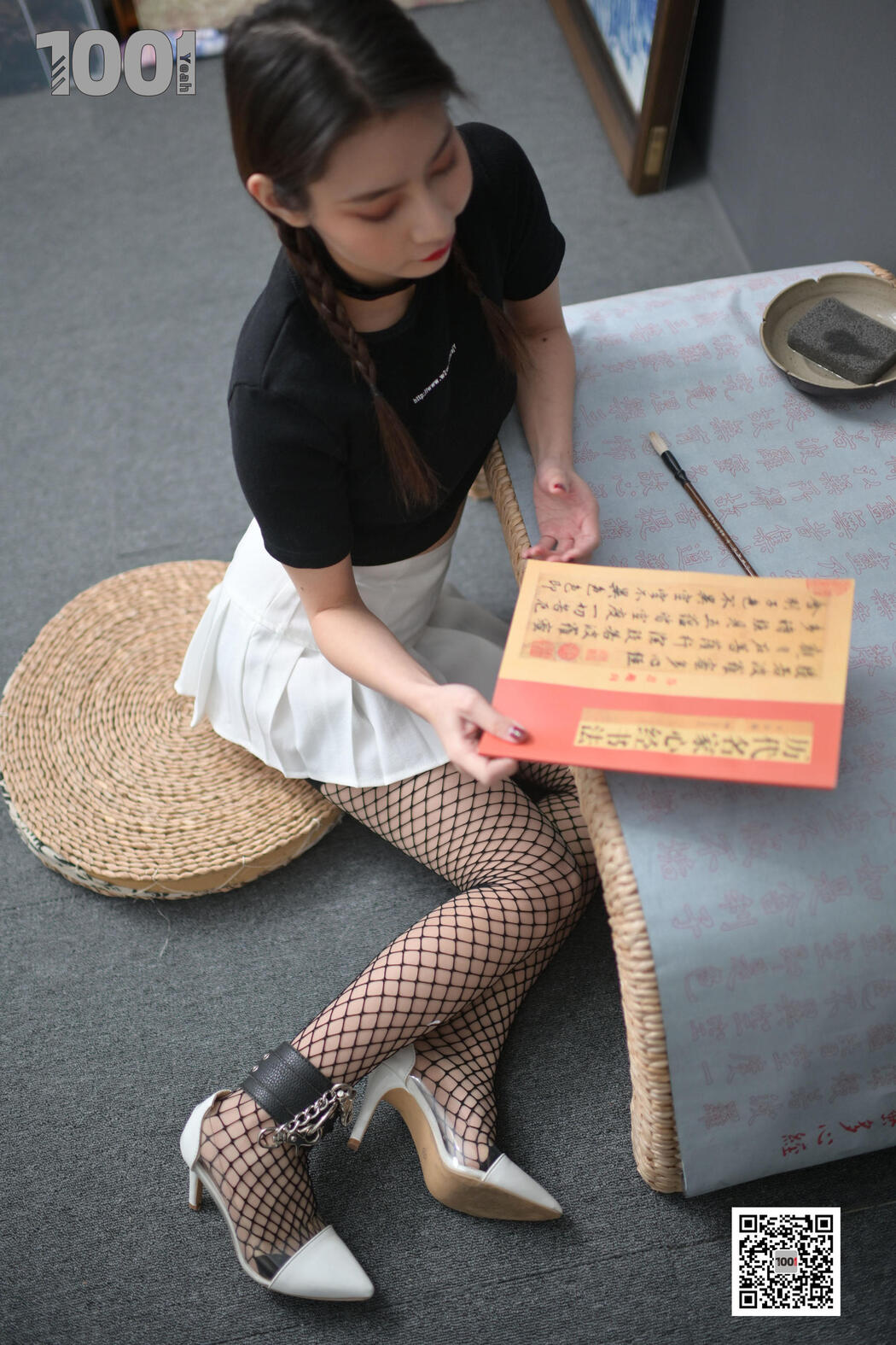 [IESS One Thousand and One Nights] Model: Really "Imprisoned at Home Practicing Calligraphy 1" Beautiful legs