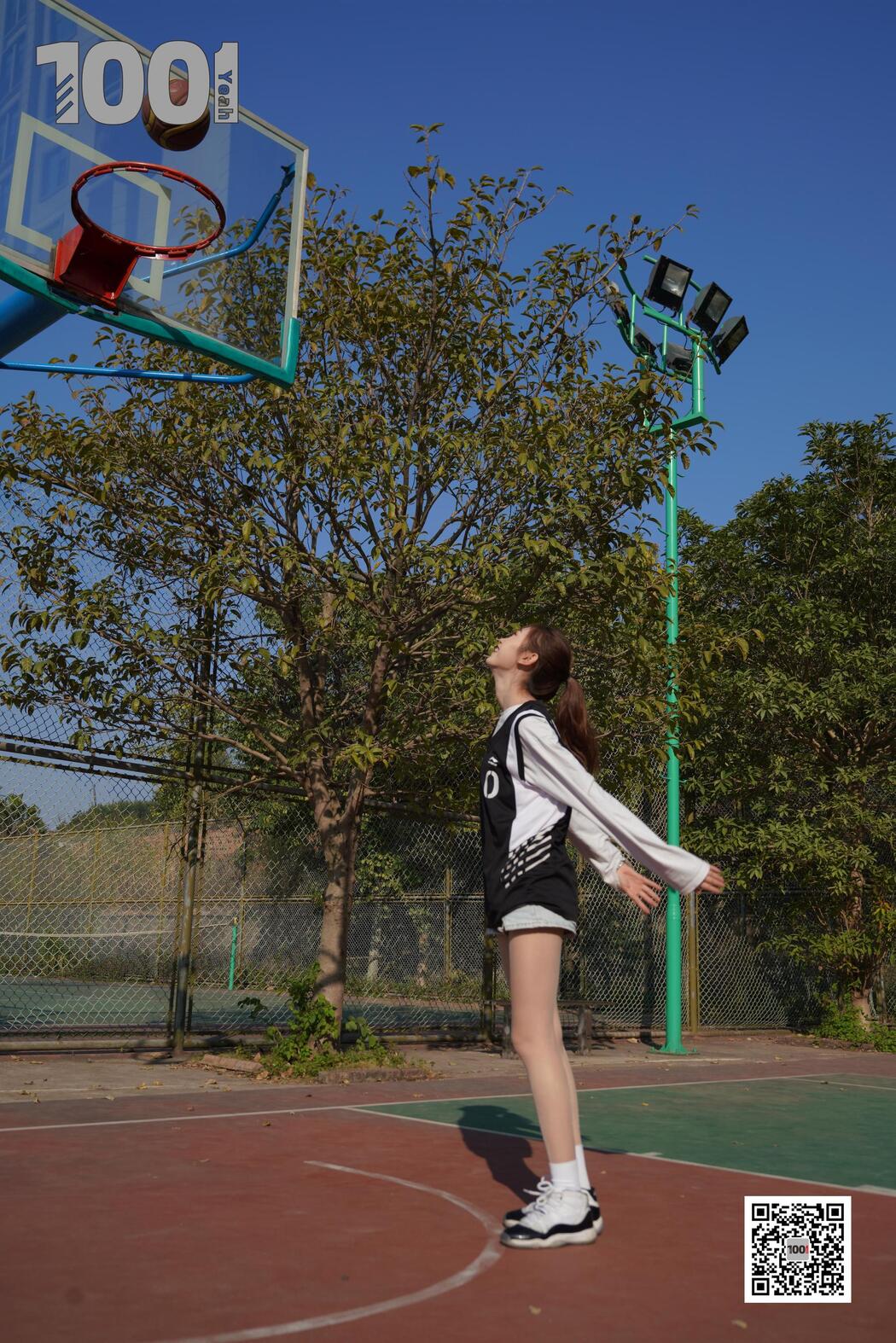 [IESS One Thousand and One Nights] Model: Strawberry "Playing Basketball with Girlfriend 3" Stockings