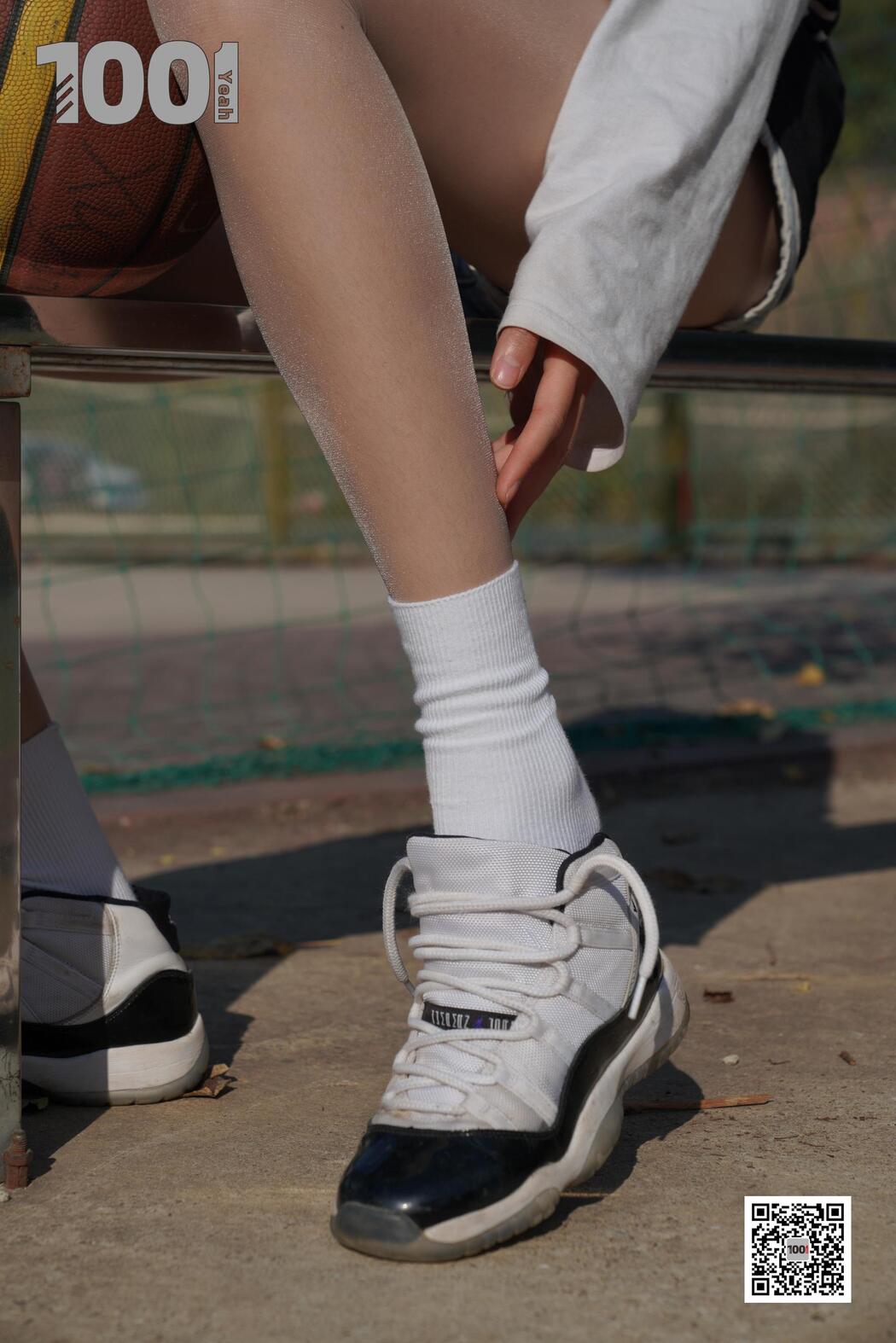 [IESS One Thousand and One Nights] Model: Strawberry "Playing Basketball with Girlfriend 3" Stockings
