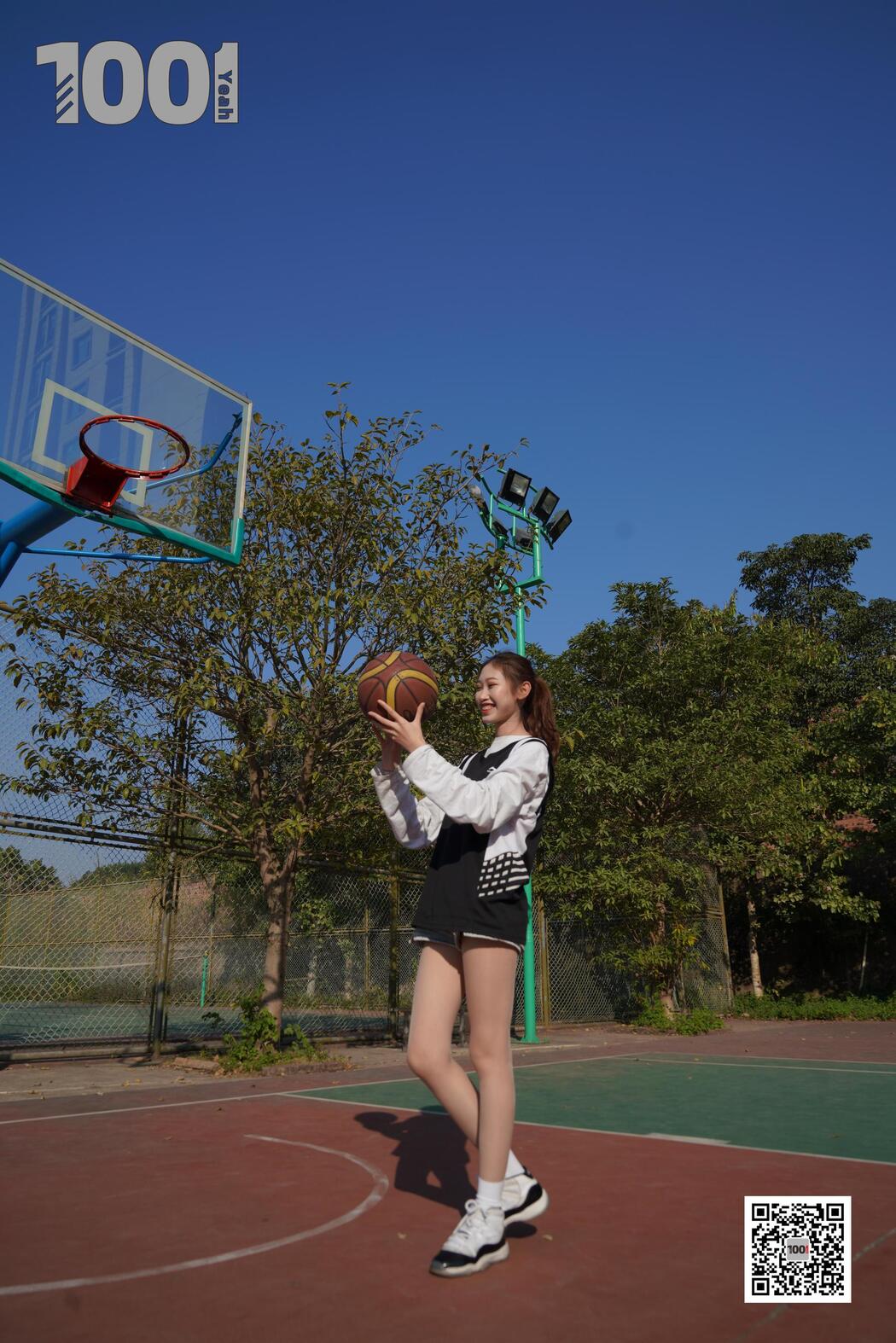[IESS One Thousand and One Nights] Model: Strawberry "Playing Basketball with Girlfriend 3" Stockings