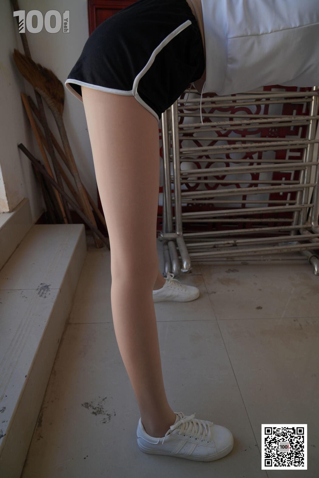 [IESS One Thousand and One Nights] Model Watermelon "Embracing the Sun 4" with beautiful legs in stockings