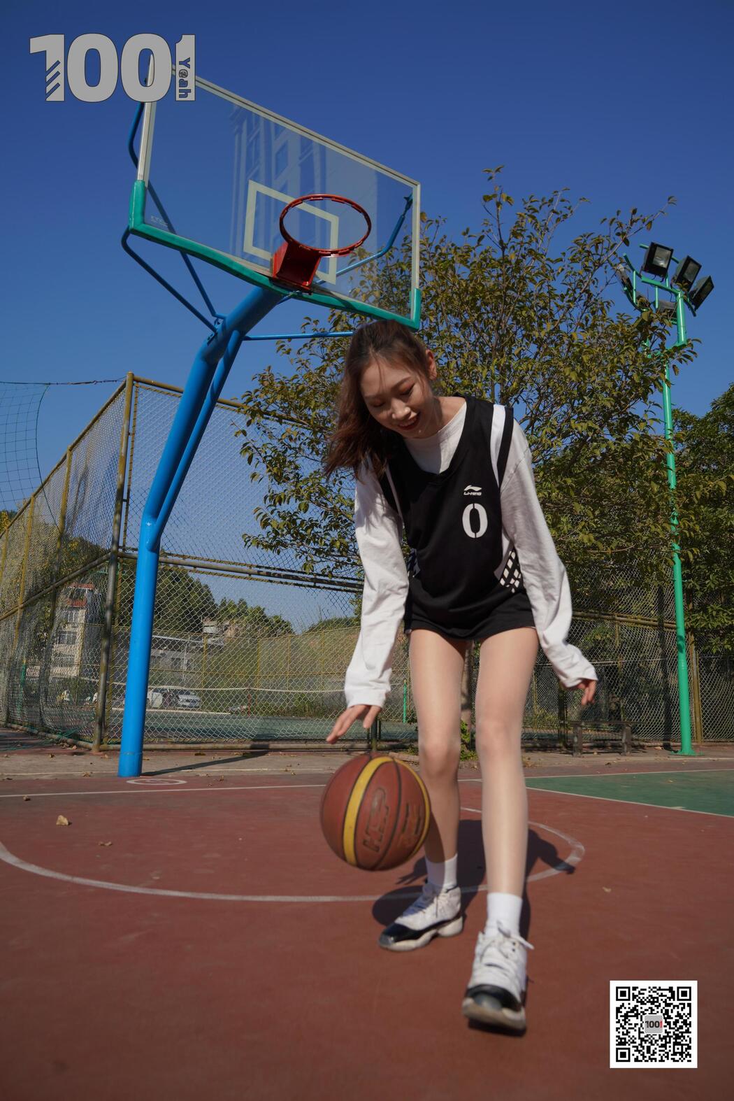 [IESS One Thousand and One Nights] Model: Strawberry "Playing Basketball with Girlfriend 3" Stockings